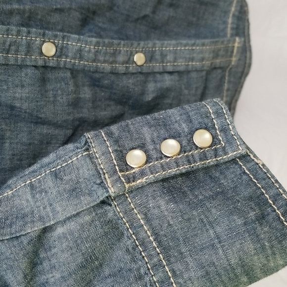 Banana Republic Button Down Cotton Oxford Chambray snap up Long Slv Shirt Medium - Picture 3 of 7